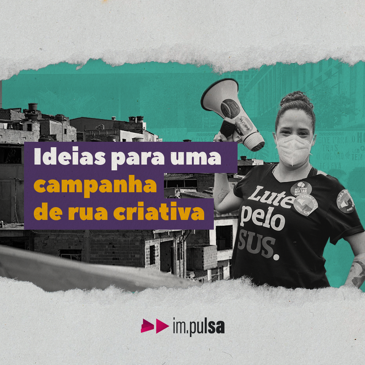 mulher a direita com um microfone na mão e com uma camisa escrita 'lute pelo sus'. ao fundo a imagem de uma comunidade
